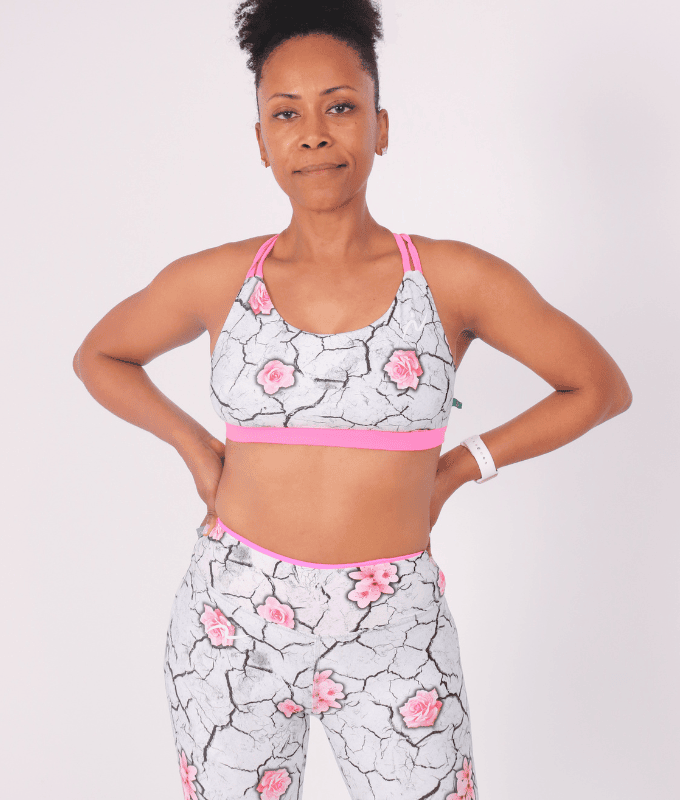 Conjunto de top y mallas deportivas estampados